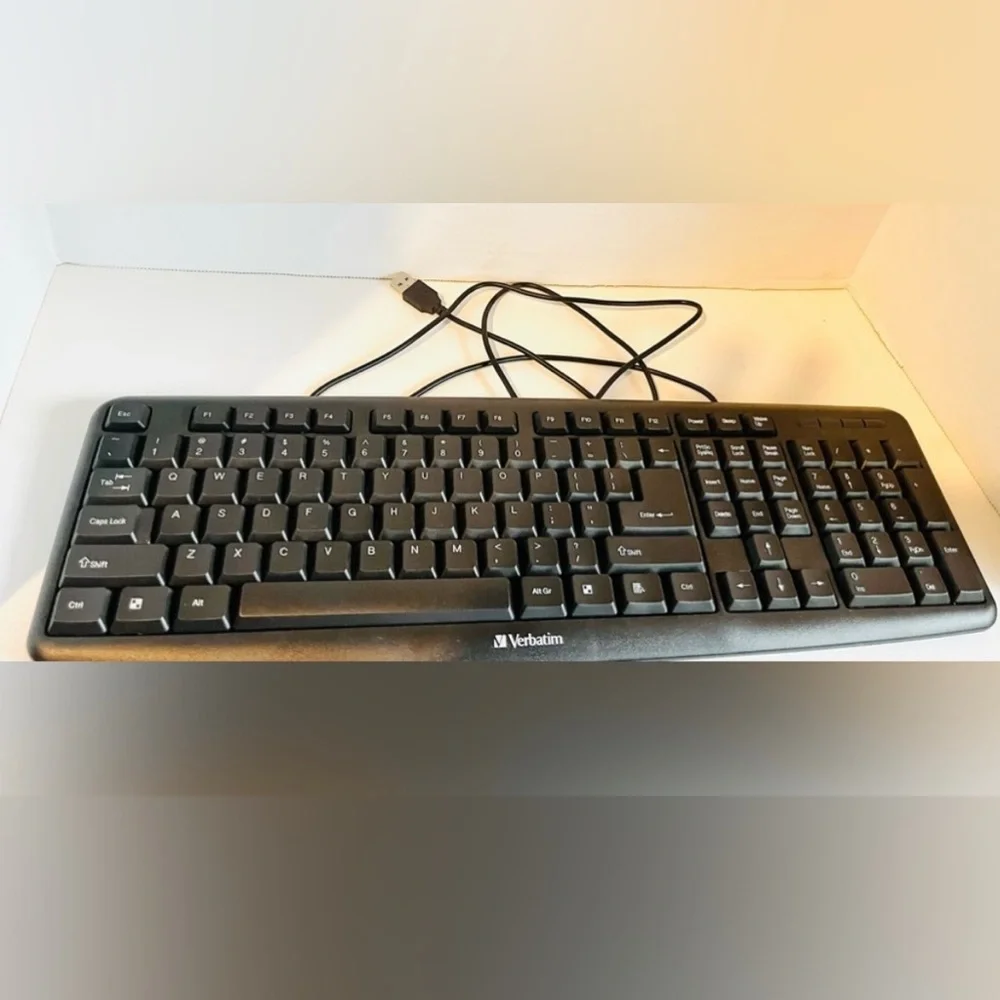 (NIB) VERBATIM SLIMLINE CORDED USB COMPUTER KEYBOARD/MOUSE (MODEL 70249)